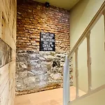 Dinloft Apartment